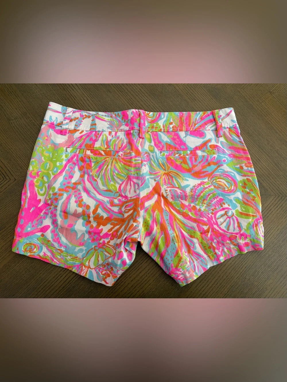 Lilly Pulitzer reposhing this